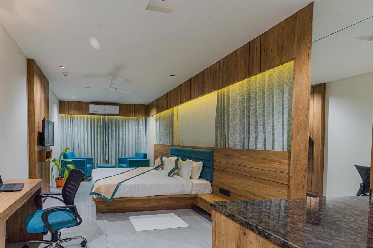 גנדהינאגר Hotel The Grand Heaven מראה חיצוני תמונה