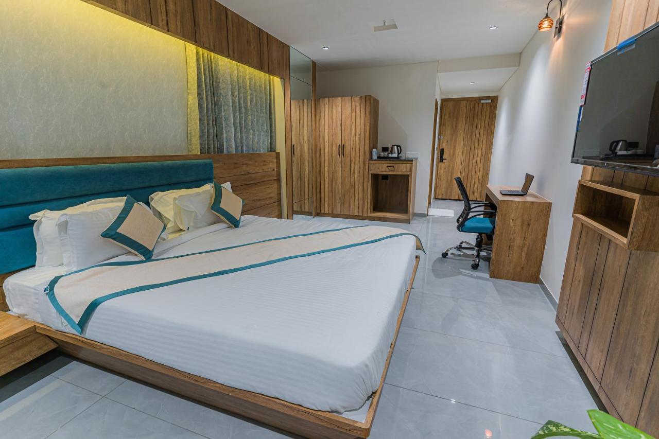 גנדהינאגר Hotel The Grand Heaven מראה חיצוני תמונה