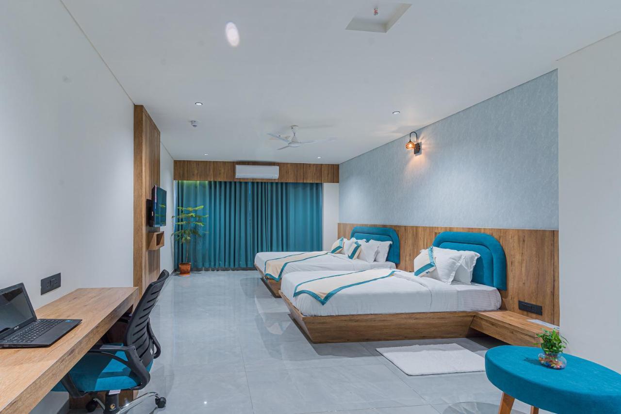 גנדהינאגר Hotel The Grand Heaven מראה חיצוני תמונה